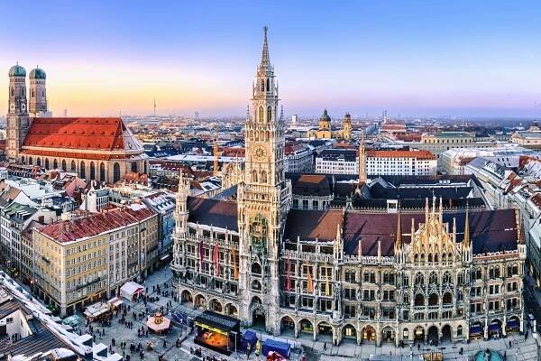 Panorama München Innenstadt im Abendlicht