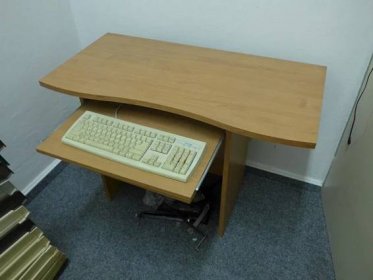 Stůl Menší Kancelářsky PC - Nábytek
