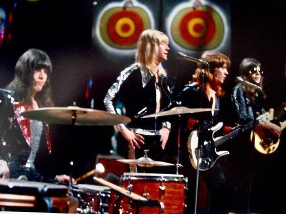 Zemřel baskytarista legendární glamrockové kapely The Sweet Steve Priest (†72)