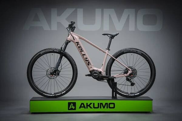 Horské elektrokolo KELLYS Tayen R50 P Rose Gold 29" 820Wh - AKUMO.cz