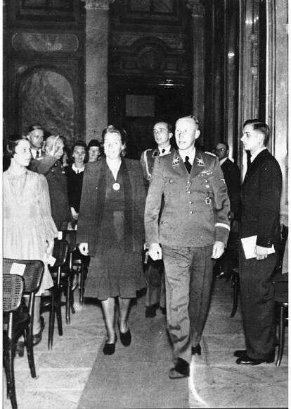 Život nacistické vdovy. Lina Heydrichová i po válce svého manžela obhajovala