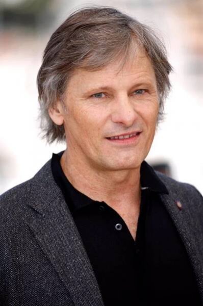 FOTO: Viggo Mortensen hrál roli Aragorna. – stránka 145