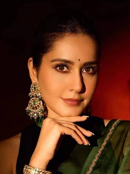 Raashii Khanna exudes regal elegance in a deep green saree