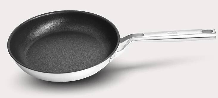 Fabini Beznýtová pánev z vícevrstvé nerezové oceli s nepřilnavým povrchem bez poklice Ø 26 cm