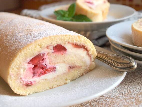 Jahodová roláda s mascarpone
