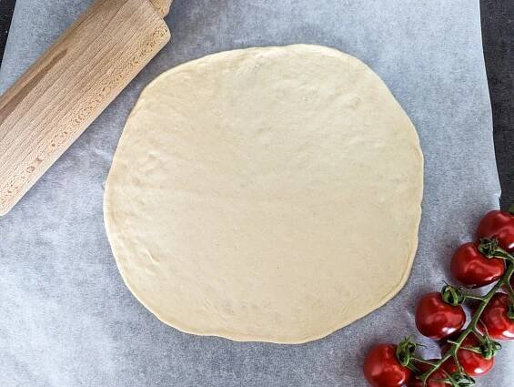 Křupavá a voňavá domácí pizza: Odhalte tajemství dokonalého těsta