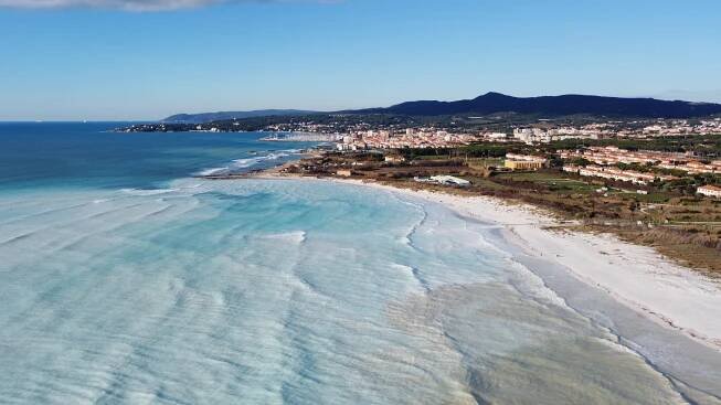 Spiagge Bianche: Toxická pláž v Itálii je pro člověka nebezpečná. Lidé ji přesto vyhledávají
