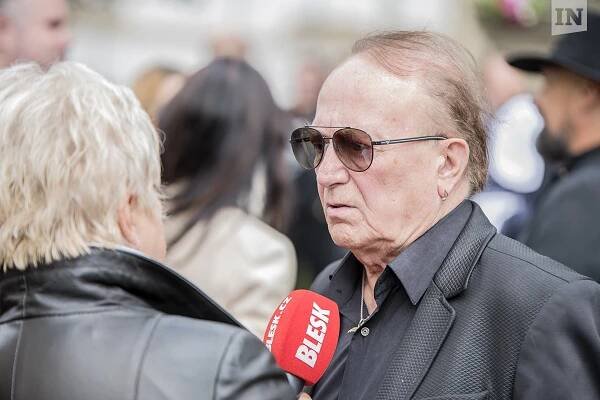 Pohřeb Vašo Patejdla | PrahaIN 