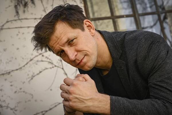 Herec a muzikant Igor Orozovič obdržel cenu Sbírkový hrdina 2022