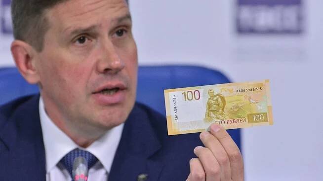 Do války se zapojuje i ruská centrální banka. Její boj vede důstojník