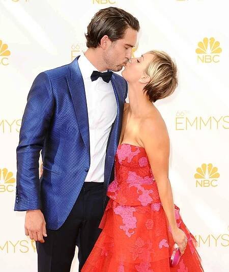 Stars Packing on the PDA at the Emmys