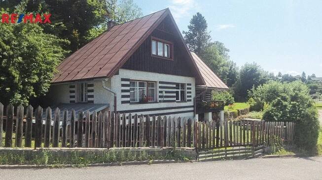 Nabízíme k prodeji malebnou roubenku v překrásné přírodě v obci Libštát, č. p. 55, v okrese Semily. | Reality.iDNES.cz 