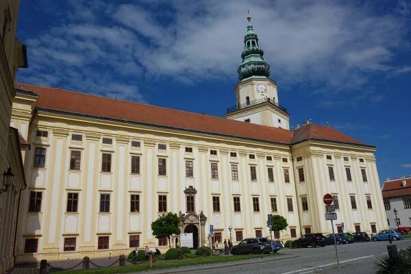 Arcibiskupské vinné sklepy v podzemí zámku Kroměříž - Blog iDNES.cz