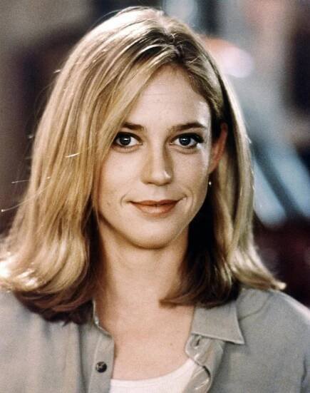 Univerzální voják - Promo - Ally Walker