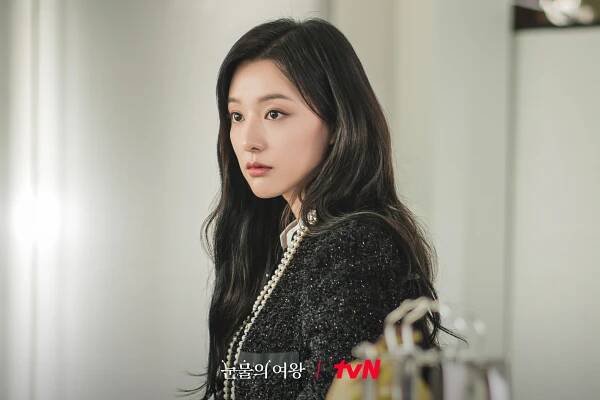 Queen of Tears kdrama review