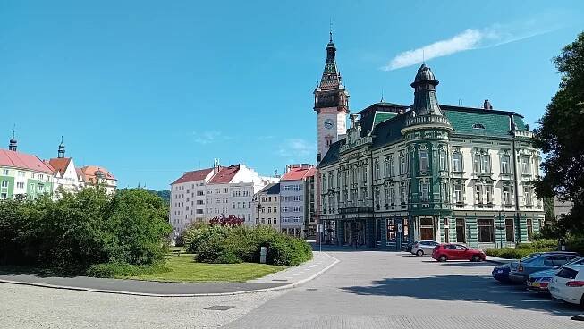 Soubor:Krnov, Hlavní náměstí (červen 2025).jpg – Wikipedie