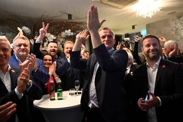 Pellegrini vítězem voleb: Oslava s Ficem! Tohle vám nezapomenu, bouřil poražený Korčok