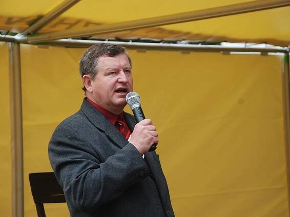 Rodáky v Zelenecké Lhotě obveselil Václav Faltus