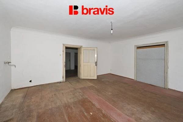 Unikátní nemovitost s lukrativním pozemkem přímo na náměstí v Rousínově - BRAVIS REALITY, s.r.o.