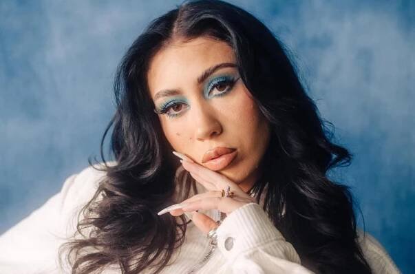 KALI UCHIS: INŠPIRÁCIA PÔVABOM ORCHIDEÍ - New Model Radio