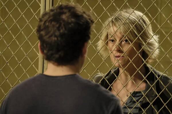 Fosterovi - Jizvy - Z filmu - Teri Polo