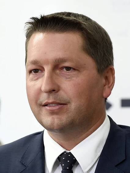 Proč za máslo platíme 60 korun? Poslechněte si vysvětlení politiků