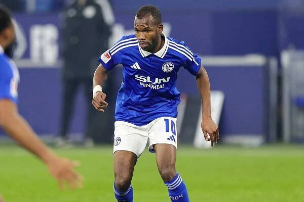 'We are very irritated' - EFL club slammed by Schalke after move for striker falls through twice