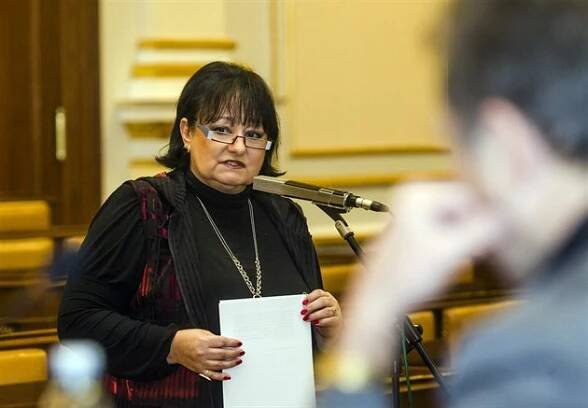 Starostkou Sadské se má stát bývalá moderátorka a mluvčí Eva Jurinová