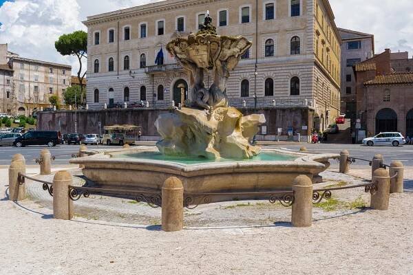 9.Piazza della Bocca della Verita