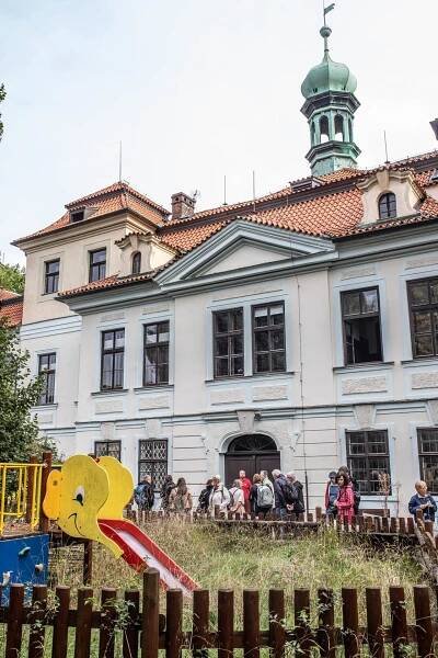 PRAHA – ZÁMEK VELESLAVÍN – PROBUZENÍ — Den architektury Archív