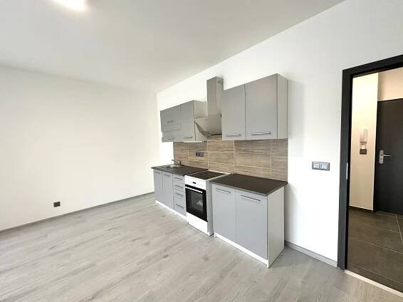 Pronájem bytu 1+kk 58 m², Arménská, Kladno - Kročehlavy