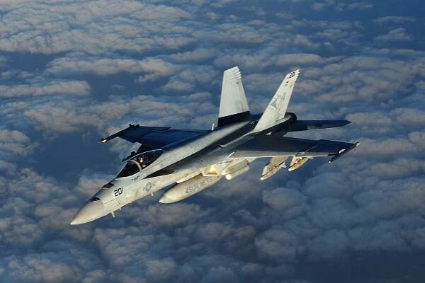 McDonnell Douglas F/A-18E Super Hornet : McDonnell / McDonnell Douglas
