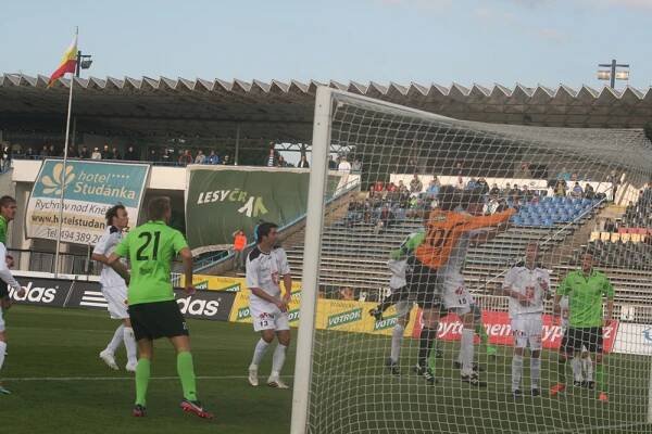10. kolo: FC Hradec Králové vs. FK Baník Most 1909 4:1 (1:0) | VOTROCI 2000