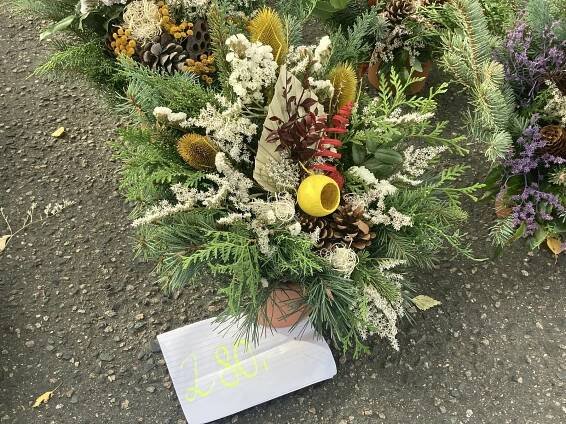 Dušičky se blíží. Kolik zaplatíte v Pardubicích za výzdobu hrobů? Známe ceny