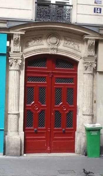Rue du Château d’Eau – Left in Paris