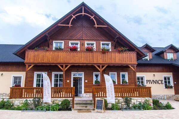 Jítravský Dvorec - Apartmán-Hotel, Rynoltice | Hotel.cz