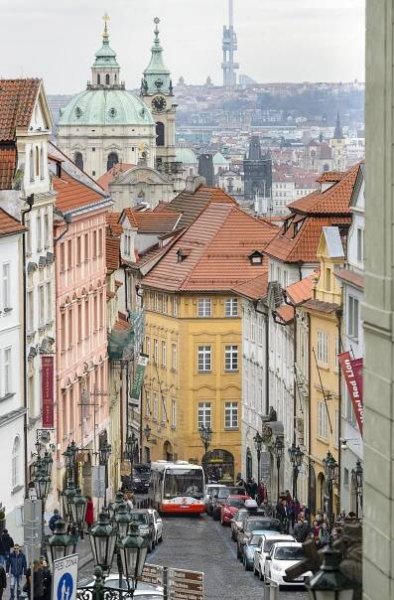 Mini a midibusovým linkám MHD v Praze je 20 let • Pestrá Praha