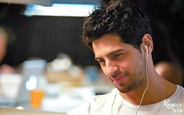 Sidharth-Malhotra-Latest-Hair-Styly-Pictures-Images-Download