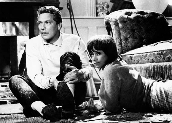 GIRL WITH GREEN EYES, Peter Finch, Rita Tushingham, 1964