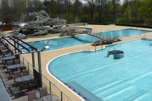 Letní koupaliště i wellness studio