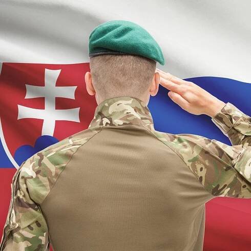 Pellegrini láká mladé do armádních záloh. Sám absolvuje dobrovolný výcvik