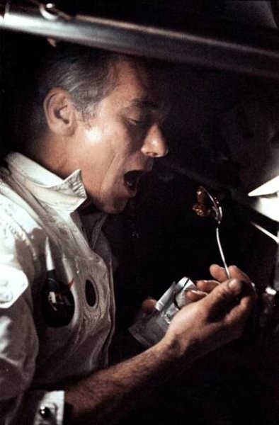 Ten, ktorý spieval na Mesiaci. Príbeh astronauta s kysuckými koreňmi Eugena Cernana - Forbes