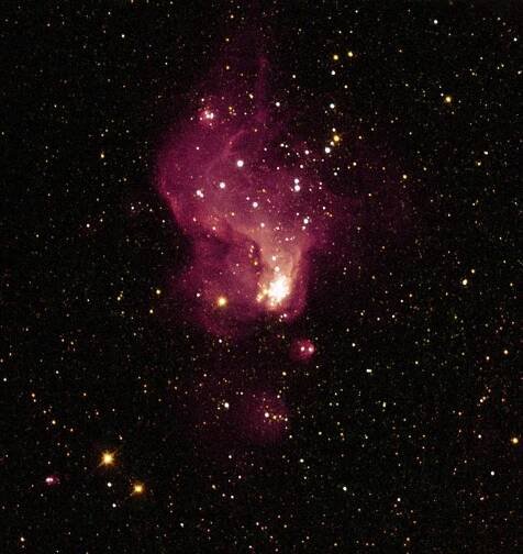 "Továrna na hvězdy" v NGC 6822.