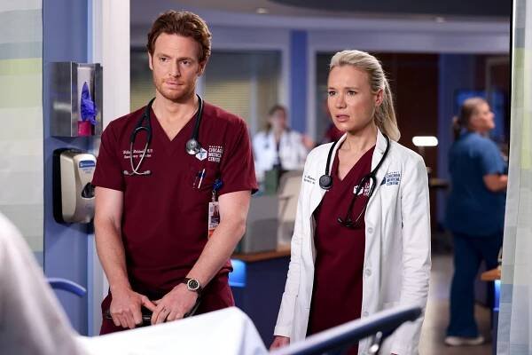 Nemocnice Chicago Med - To Lean in, or to Let Go - Z filmu - Nick Gehlfuss, Kristen Hager