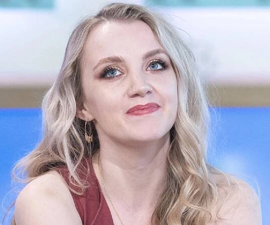 Evanna Lynch Biography - Facts, Childhood, Family Life & Achievements