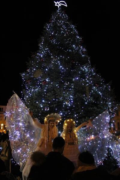 Pyroshow i obří andělé. Advent v Táboře začal už v pátek