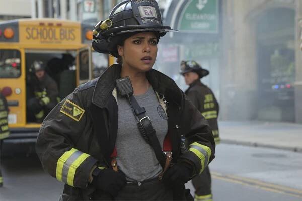 Chicago Fire - Hadice nebo zvíře - Z filmu - Monica Raymund