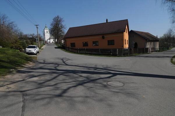 Fryčovice, spokojení lidé, důraz na sport, jelenci v oboře. Pojďte se podívat