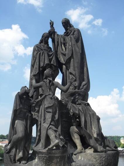 File:Praha, Karlův most, Svatí Cyril a Metoděj.JPG - Wikimedia Commons