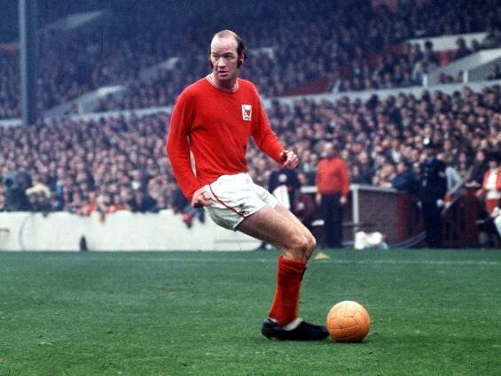 Terry Hennessey of Nottingham Forest playing soccer.